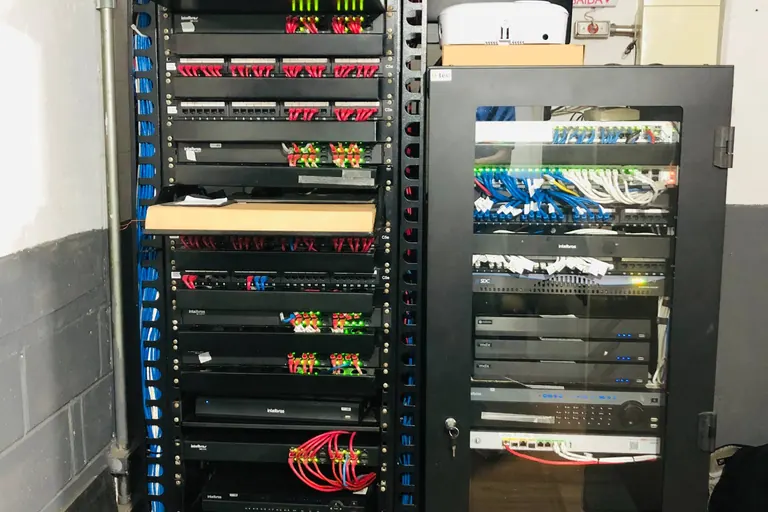Soluções de segurança eletrônica para empresas